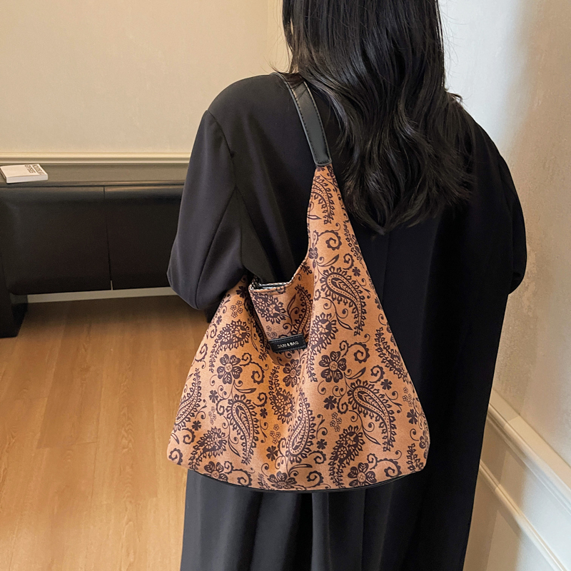 Light Luxury Nylon Patterns La - đánh giá và giá Ethnic Fashion Brands